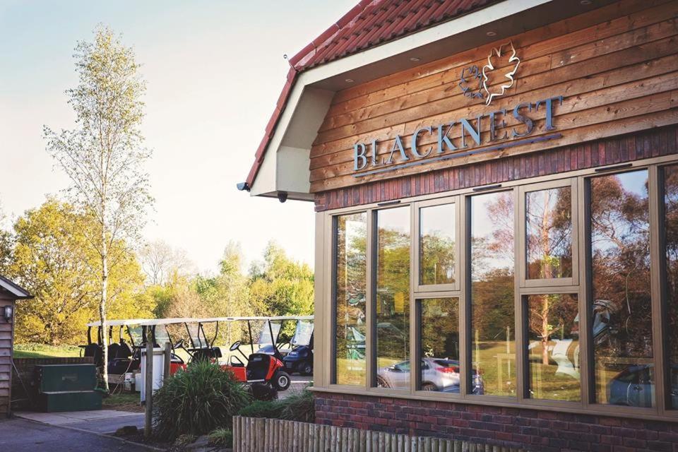 Blacknest Golf And Country Club Alton  Buitenkant foto