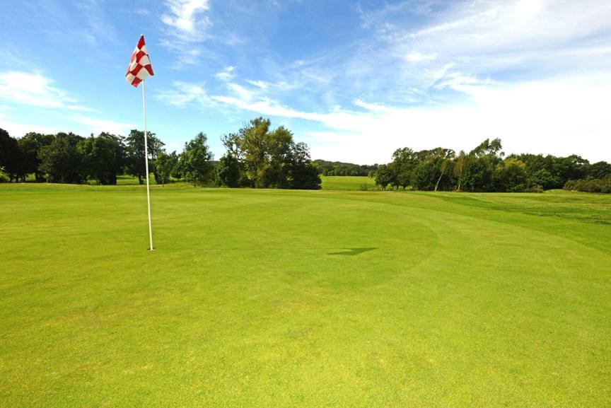Blacknest Golf And Country Club Alton  Buitenkant foto